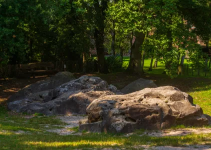 De Holsteen in Zonhoven: Een collectie prehistorische slijpstenen