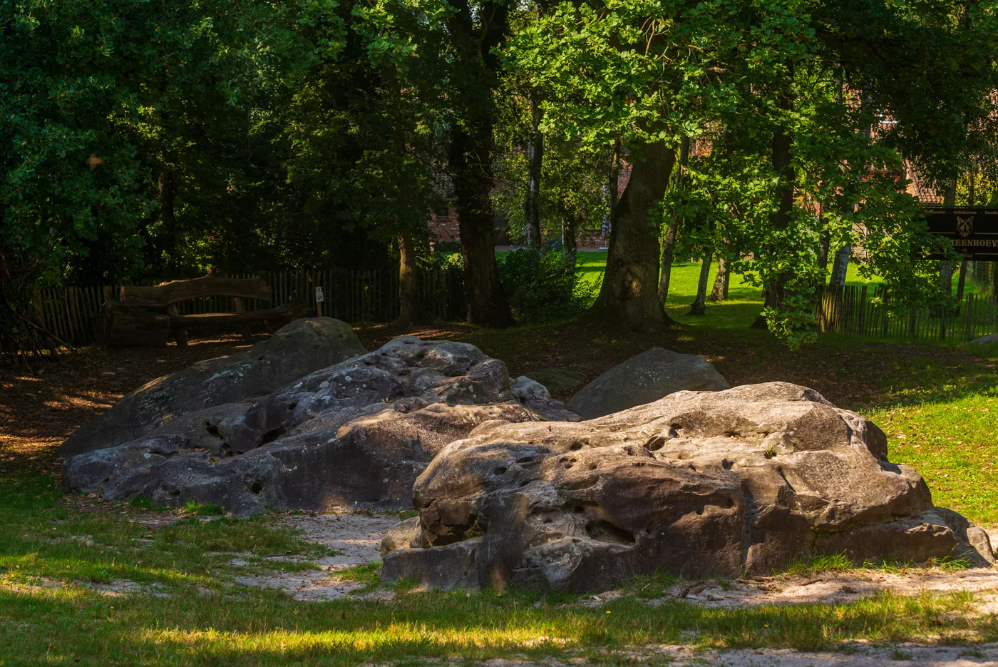 De Holsteen in Zonhoven: Een collectie prehistorische slijpstenen